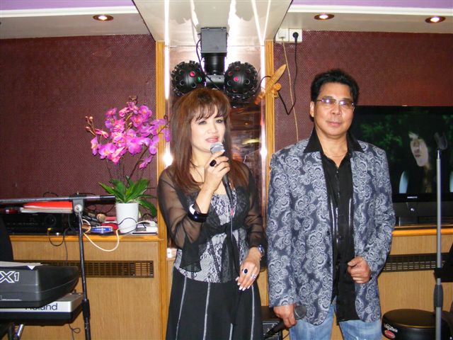 Promotion dvd laoParis-080308 040.jpg